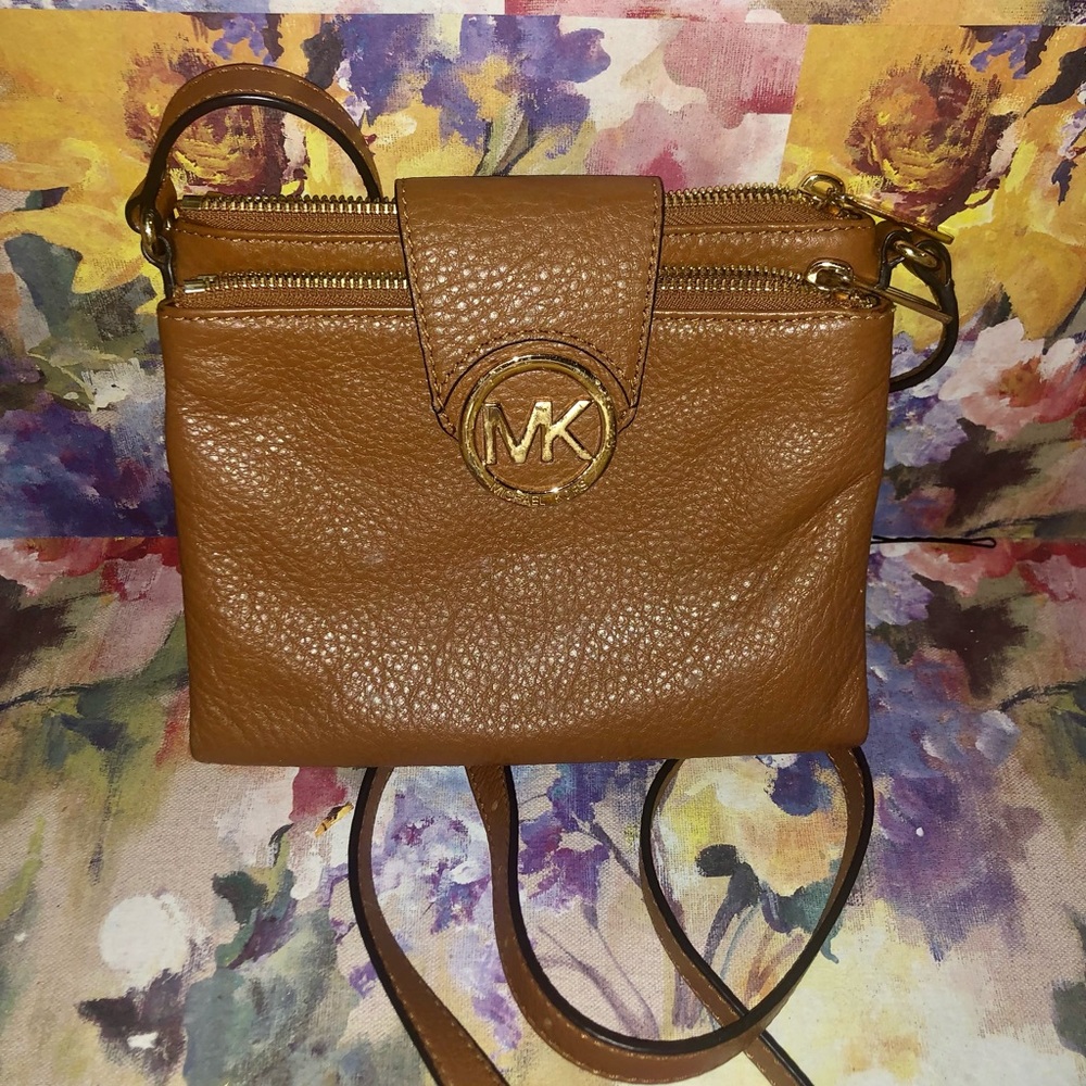 ❄️Michael Kors camel crossbody